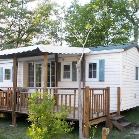 Campsite Zecamping 3 Etoiles Chiens Acceptes Piscine Bar Et Restaurant Mezel (Alpes-de-Haute-Provence)