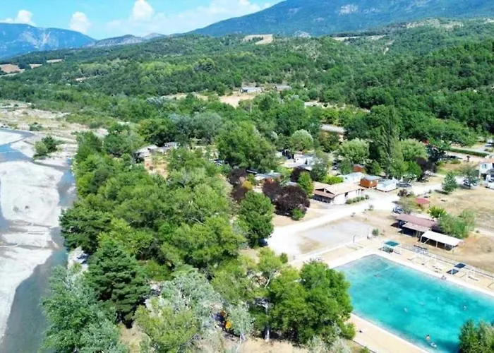 Zecamping 3 Etoiles Chiens Acceptes Piscine Bar Et Restaurant Mezel (Alpes-de-Haute-Provence)