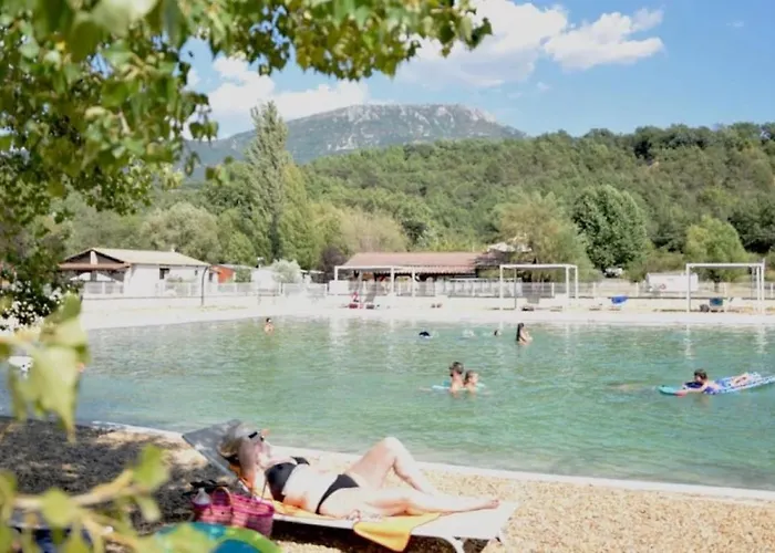 Zecamping 3 Etoiles Chiens Acceptes Piscine Bar Et Restaurant *