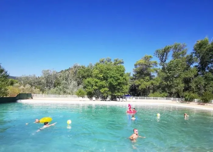 Zecamping 3 Etoiles Chiens Acceptes Piscine Bar Et Restaurant Mezel (Alpes-de-Haute-Provence)