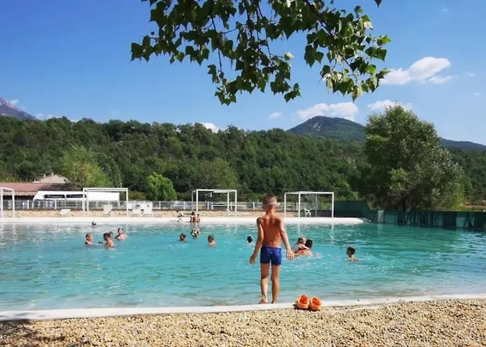 Zecamping 3 Etoiles Chiens Acceptes Piscine Bar Et Restaurant Campsite Mezel (Alpes-de-Haute-Provence)