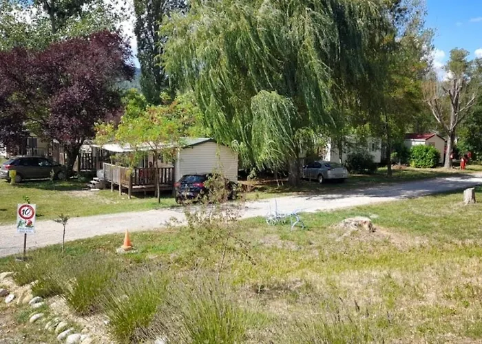 Zecamping 3 Etoiles Chiens Acceptes Piscine Bar Et Restaurant Campsite