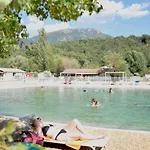 Zecamping 3 Etoiles Chiens Acceptes Piscine Bar Et Restaurant 3* Mezel (Alpes-de-Haute-Provence)