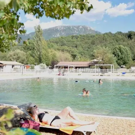 Zecamping 3 Etoiles Piscine Animaux Acceptes Locatif Clim 25M2 4 Pers 3* Mezel (Alpes-de-Haute-Provence)