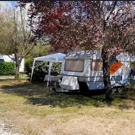Zecamping 3 Etoiles Piscine Animaux Acceptes Locatif Clim 25M2 4 Pers مكان تخييم 3*