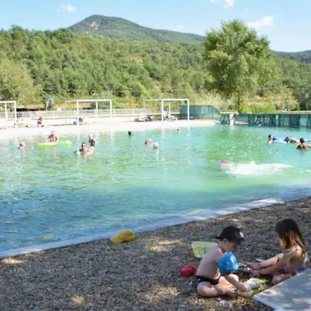 Zecamping 3 Etoiles Piscine Animaux Acceptes Locatif Clim 25M2 4 Pers Mezel (Alpes-de-Haute-Provence)