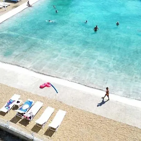 Zecamping 3 Etoiles Piscine Animaux Acceptes Locatif Clim 25M2 4 Pers مكان تخييم Mezel (Alpes-de-Haute-Provence)