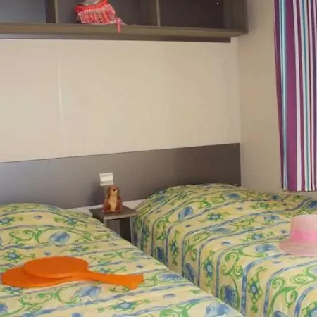 Zecamping 3 Etoiles Piscine Animaux Acceptes Locatif Clim 25M2 4 Pers Mezel (Alpes-de-Haute-Provence)
