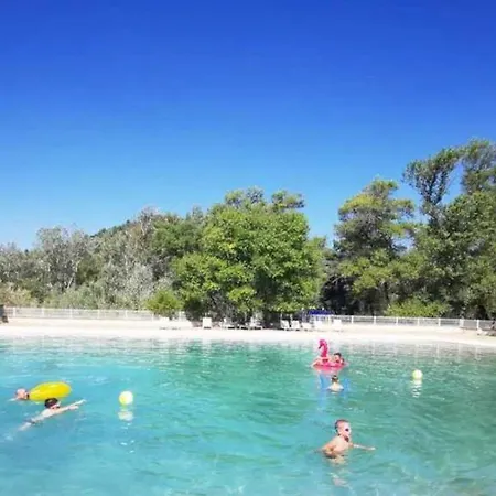 Zecamping 3 Etoiles Piscine Animaux Acceptes Locatif Clim 25M2 4 Pers Mezel (Alpes-de-Haute-Provence)