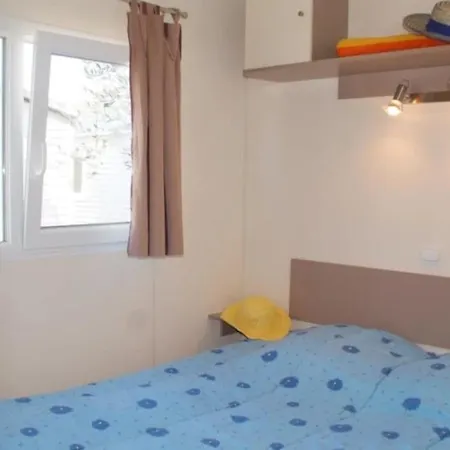 Zecamping 3 Etoiles Piscine Animaux Acceptes Locatif Clim 25M2 4 Pers Mezel (Alpes-de-Haute-Provence)