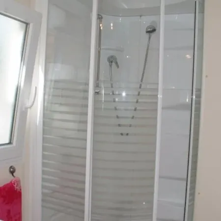 Zecamping 3 Etoiles Piscine Animaux Acceptes Locatif Clim 25M2 4 Pers 3*