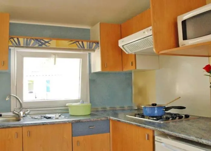 Zecamping 3 Etoiles Chiens Acceptes Piscine Bar Et Restaurant