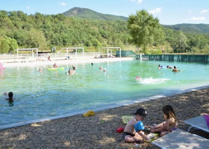 Zecamping 3 Etoiles Chiens Acceptes Piscine Bar Et Restaurant Parque de Campismo *