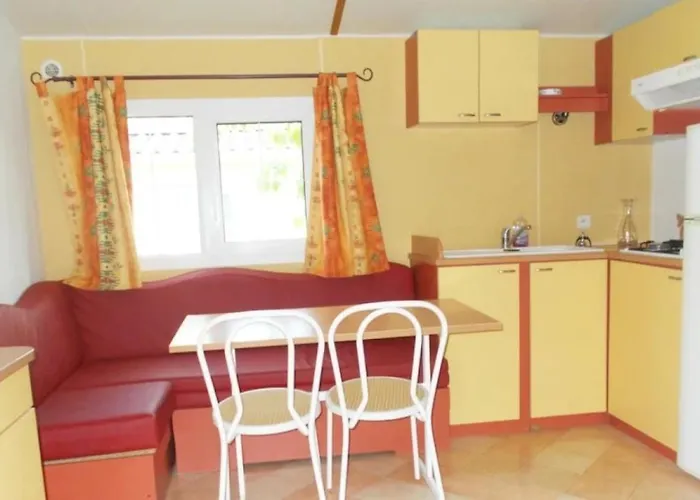 Zecamping 3 Etoiles Chiens Acceptes Piscine Bar Et Restaurant Parque de Campismo