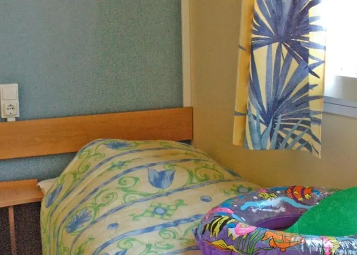 Zecamping 3 Etoiles Chiens Acceptes Piscine Bar Et Restaurant *